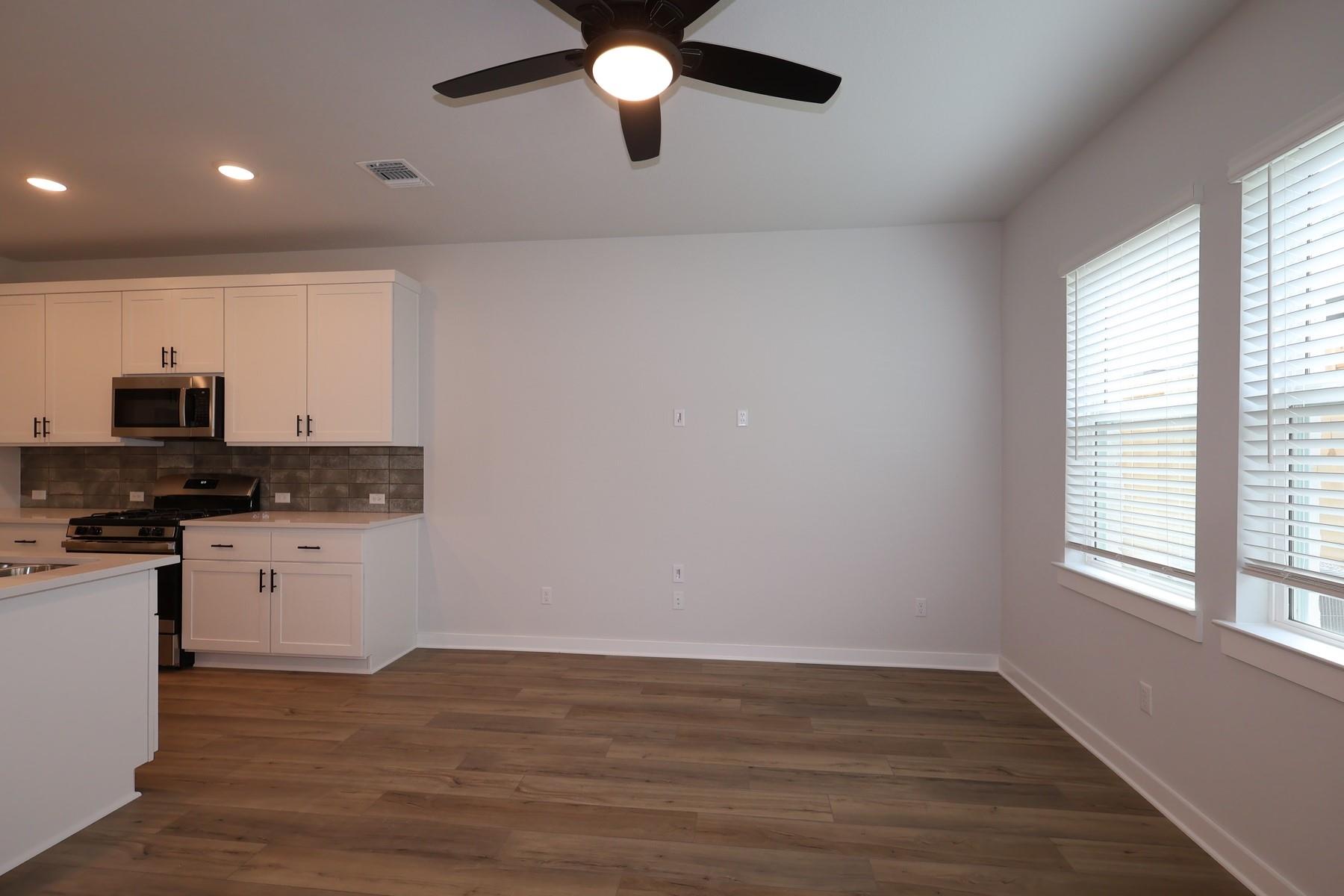 300 Marie Way photo 6