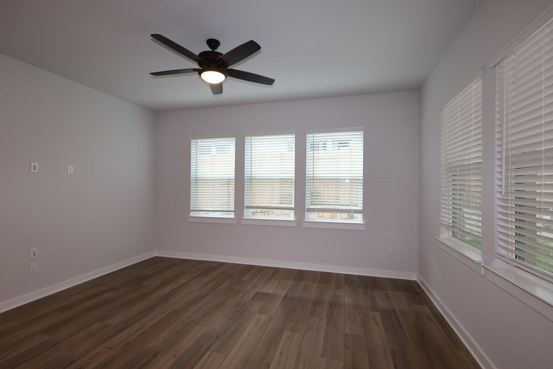 300 Marie Way photo 7
