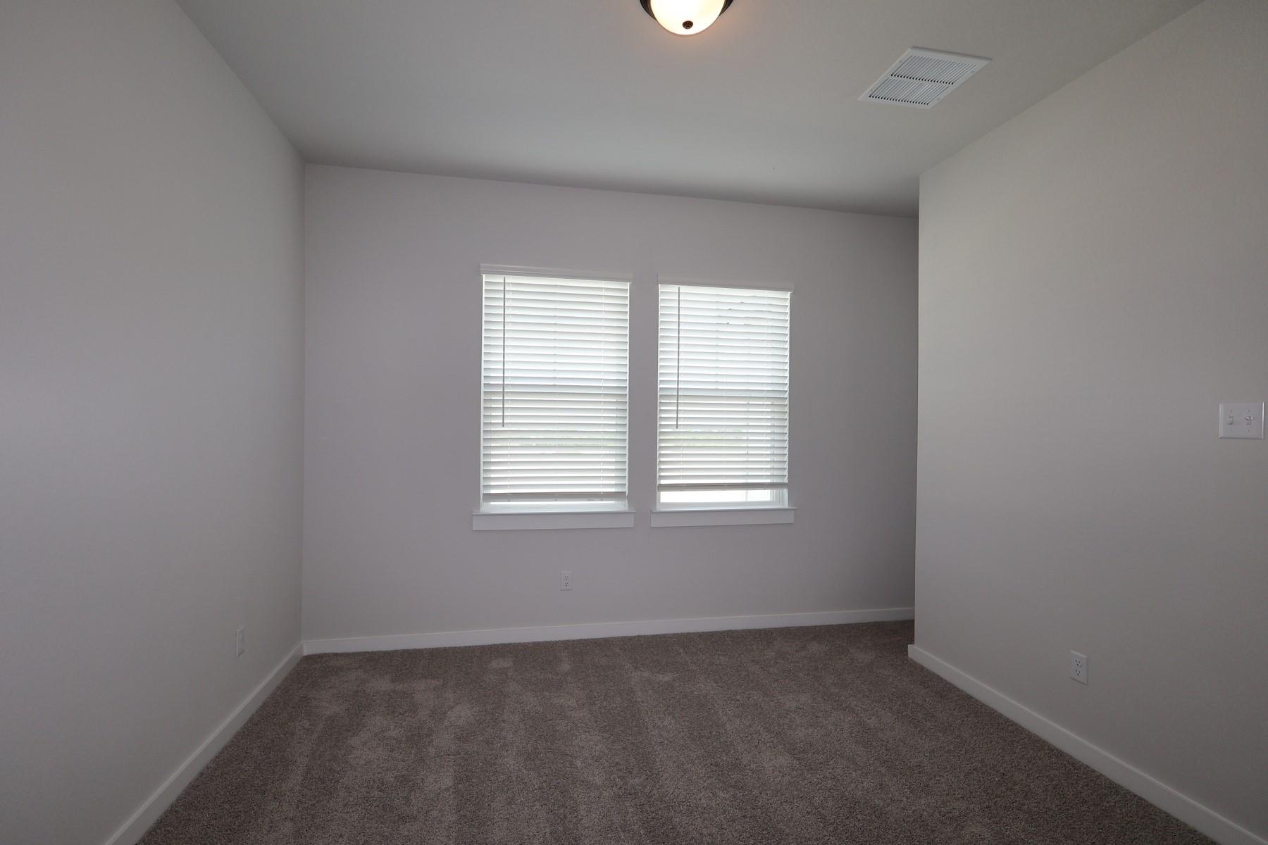 300 Marie Way photo 9