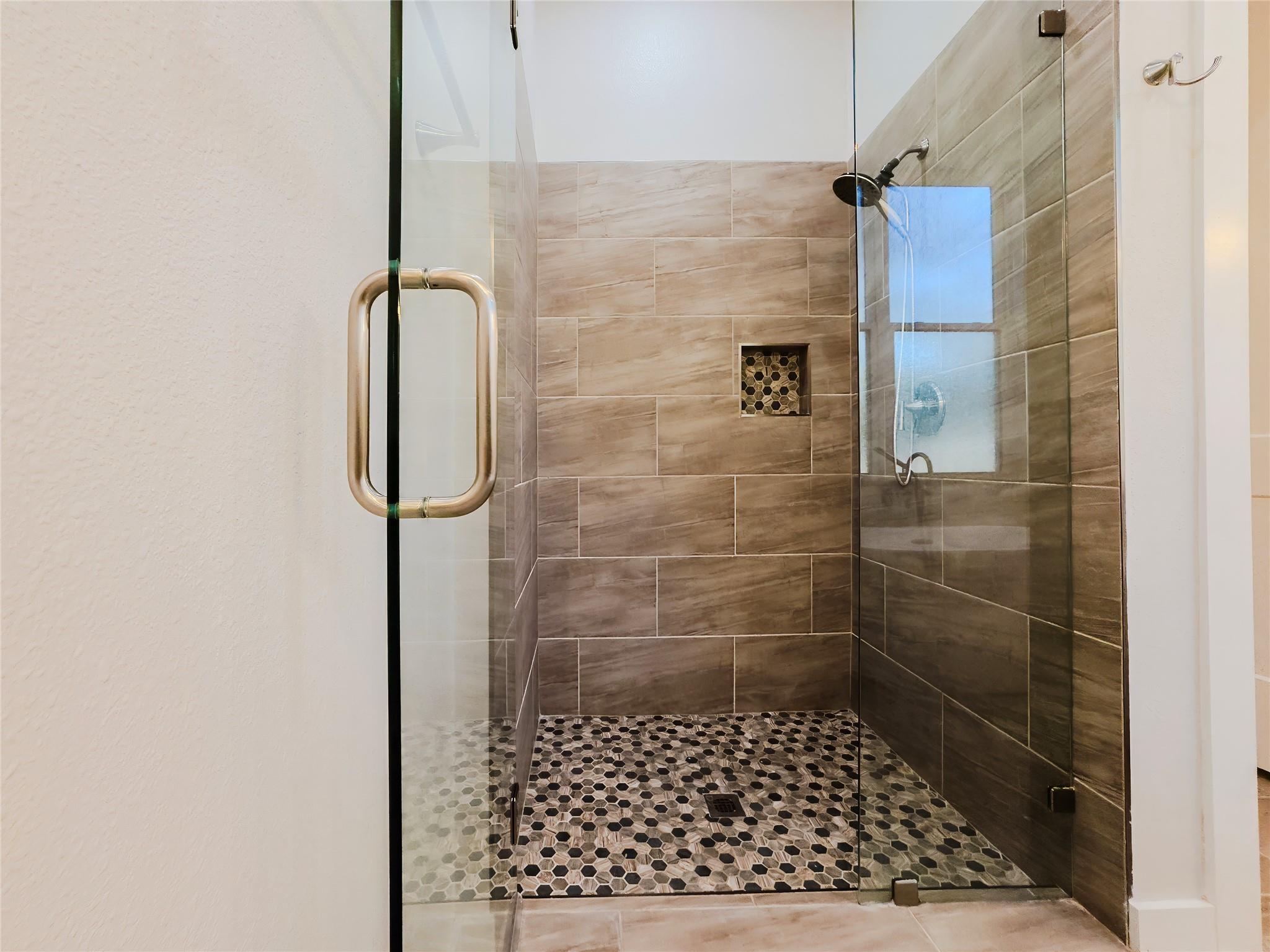 2404 Bruin Dr photo 8