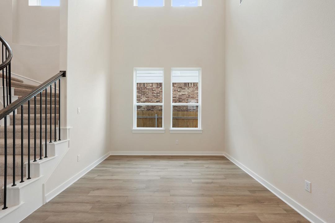 531 Darley Oak Drive photo 3