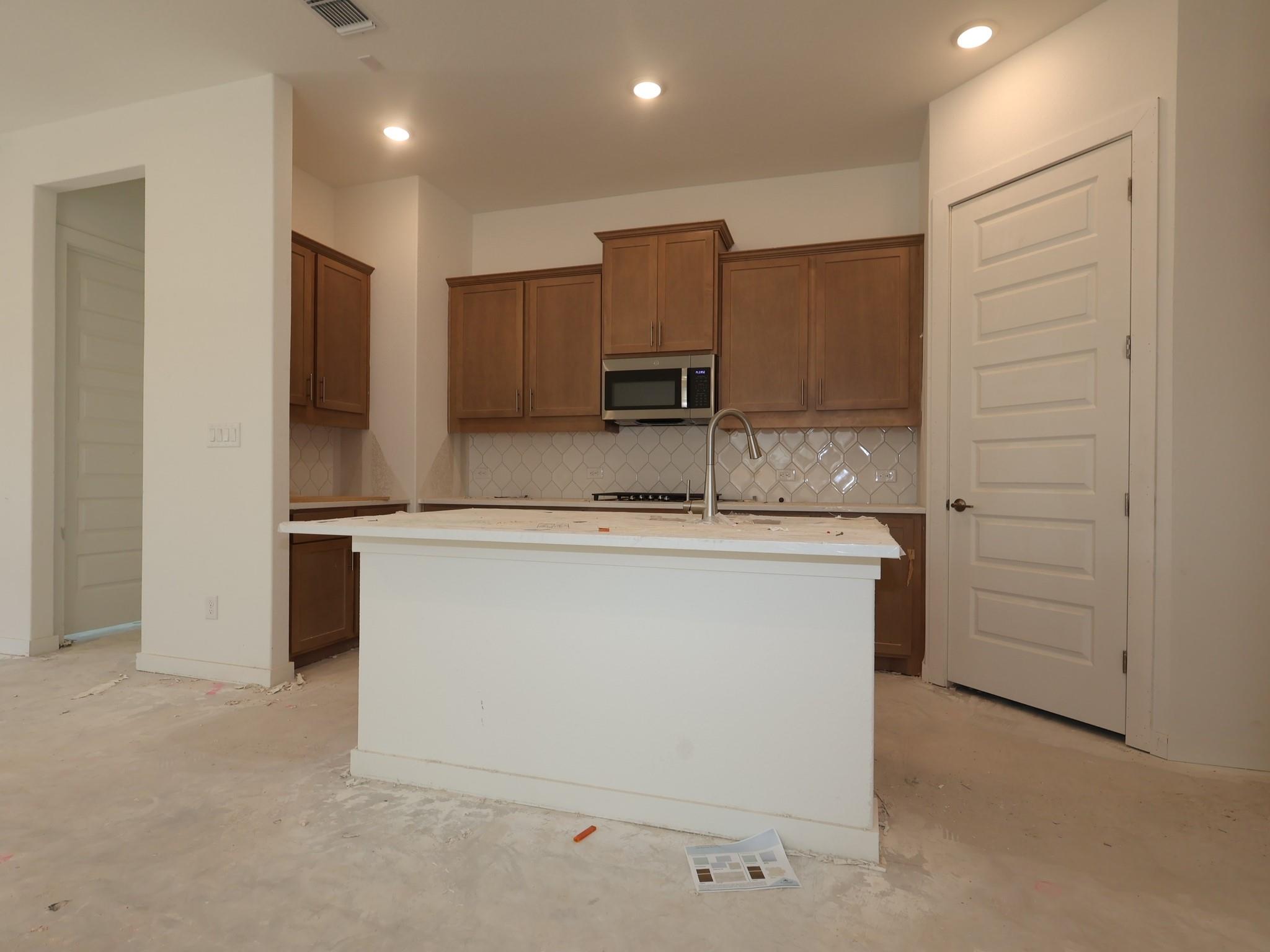 194 Norway Spruce St photo 5