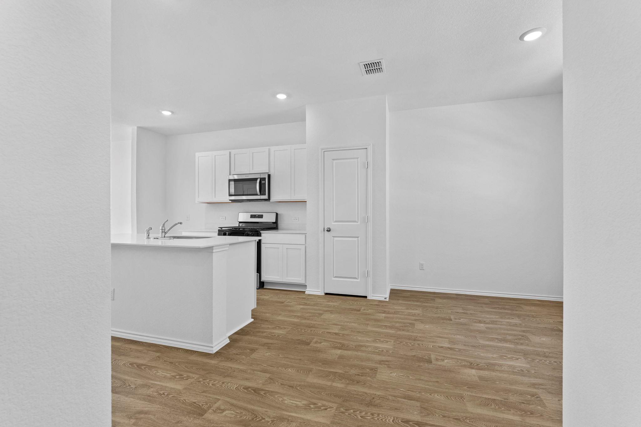 304 Constanza Trl photo 4