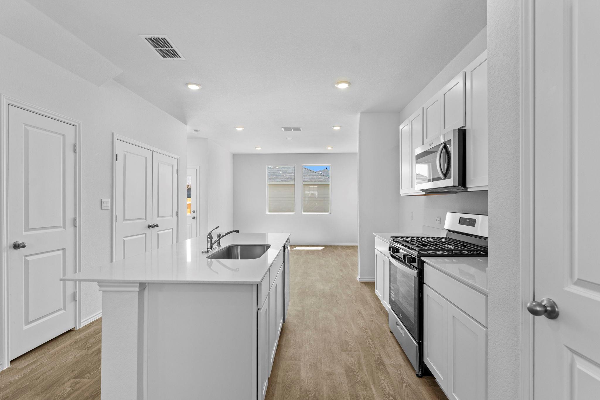 304 Constanza Trl photo 6