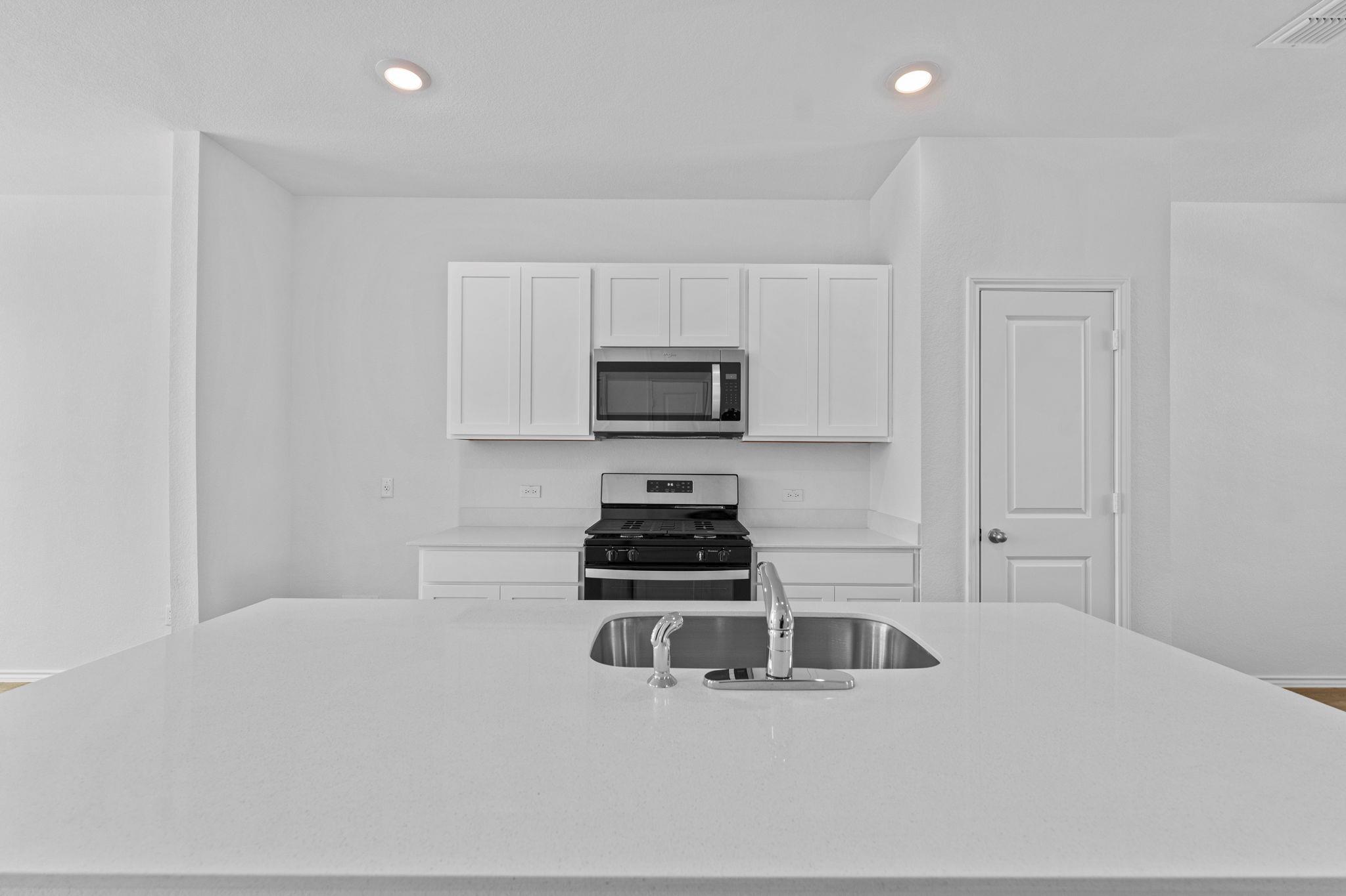 304 Constanza Trl photo 8