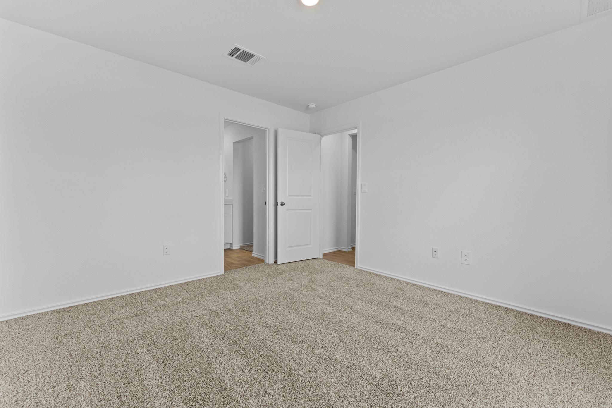 1061 Phantom Hill Blvd photo 4
