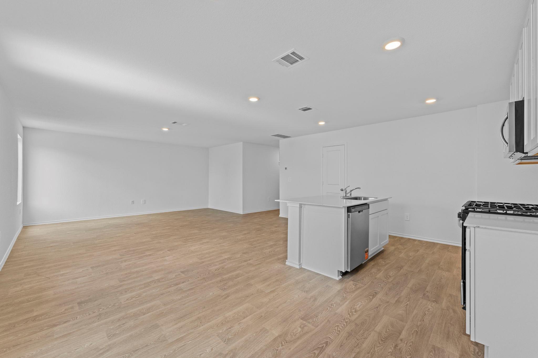 1039 Phantom Hill Blvd photo 12