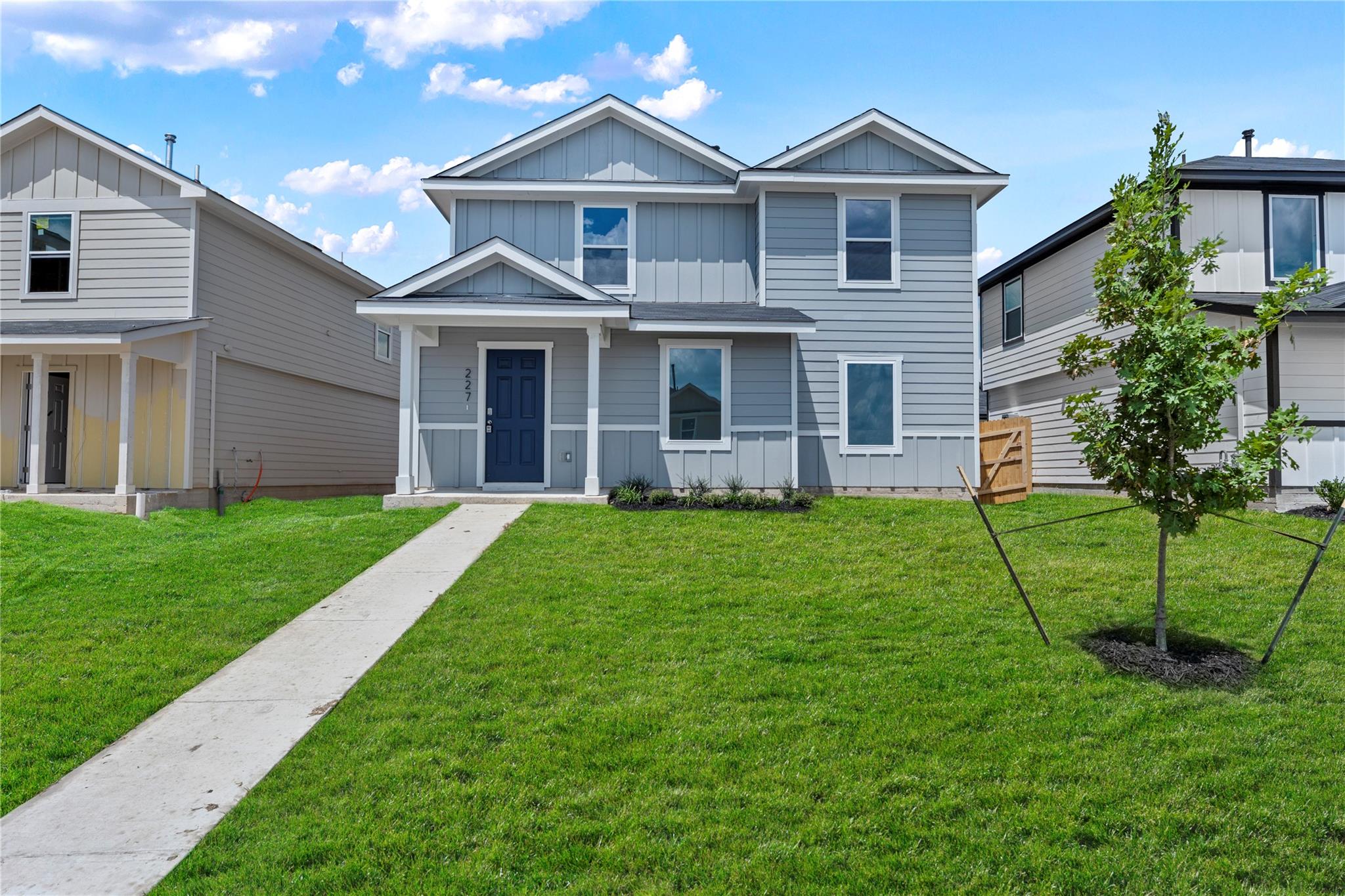 227 Bardwell Way photo 2