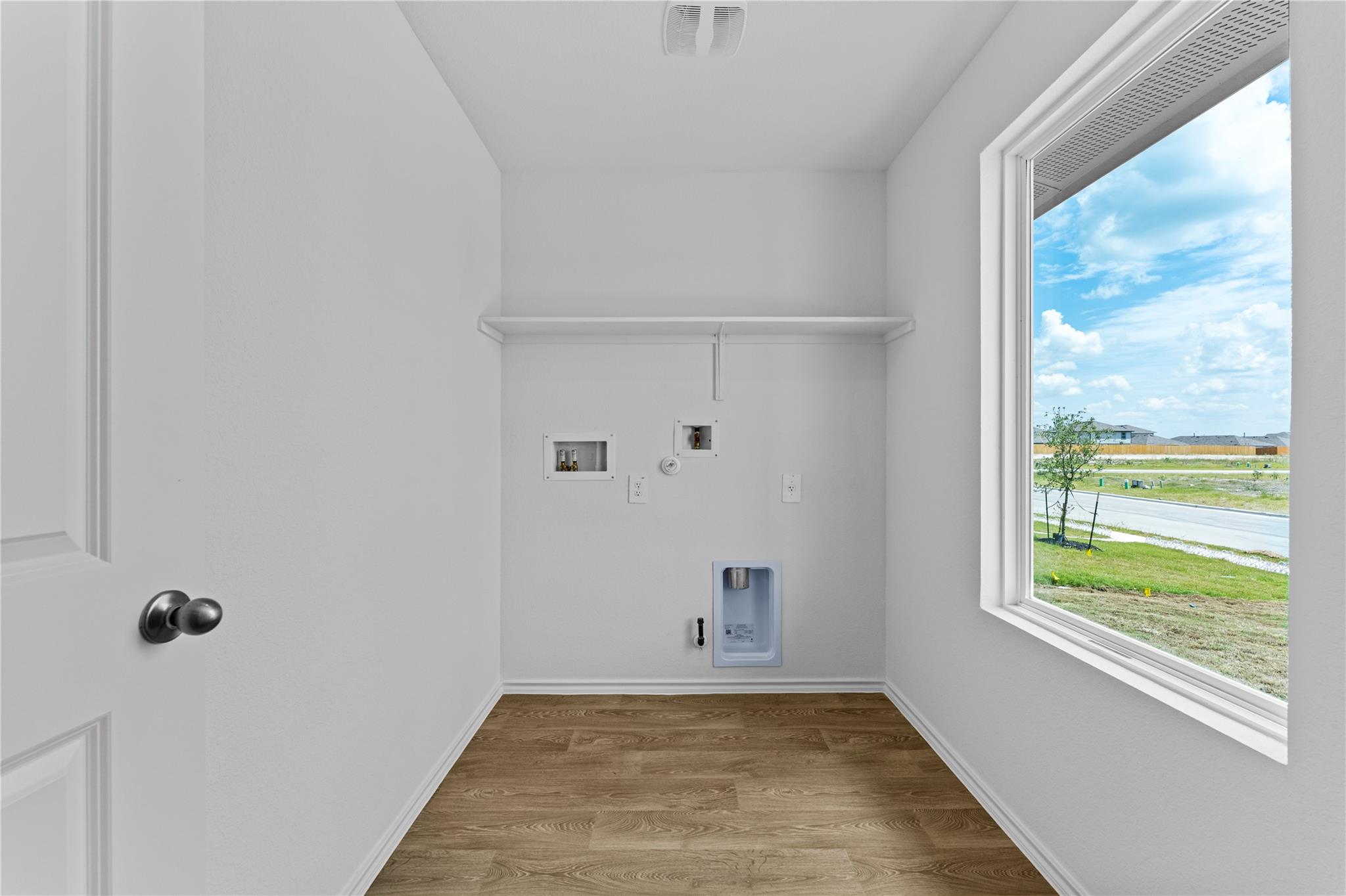 227 Bardwell Way photo 5