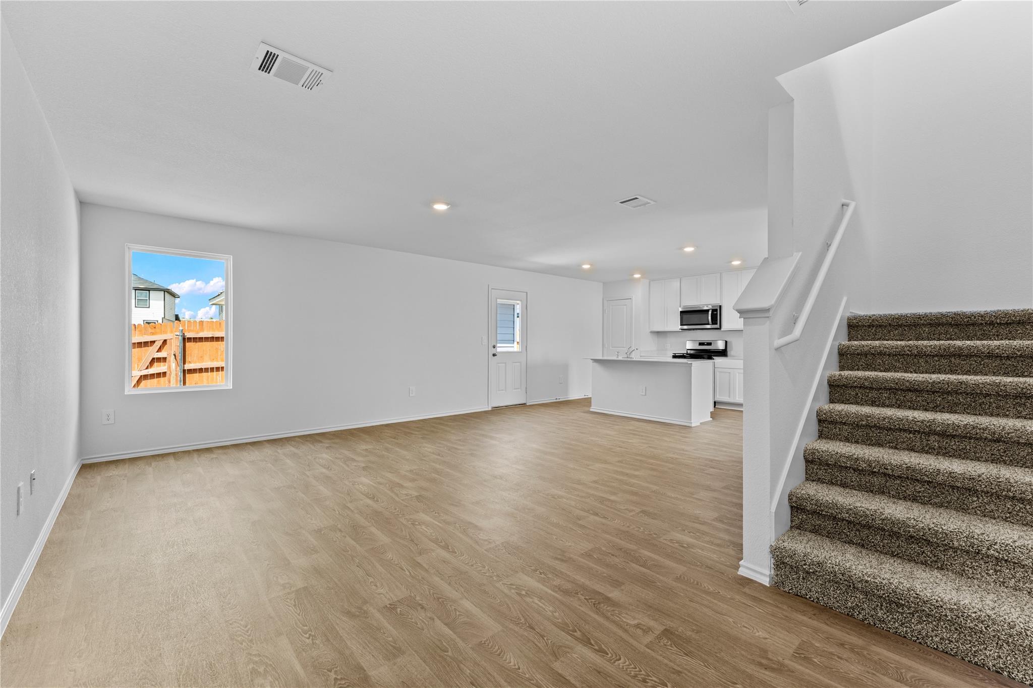 227 Bardwell Way photo 6