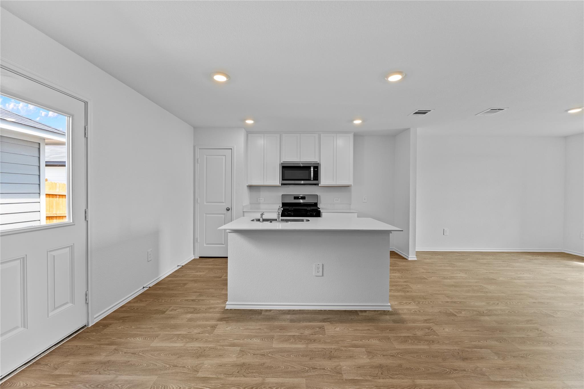 227 Bardwell Way photo 10
