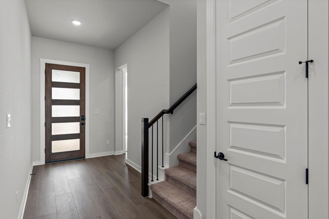 616 Leeland Drive photo 7