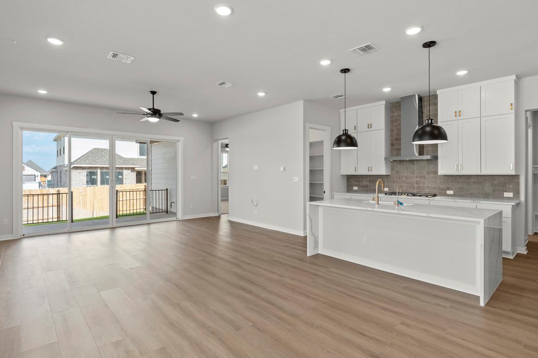 616 Leeland Drive photo 8
