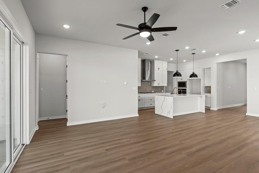 616 Leeland Drive photo 9