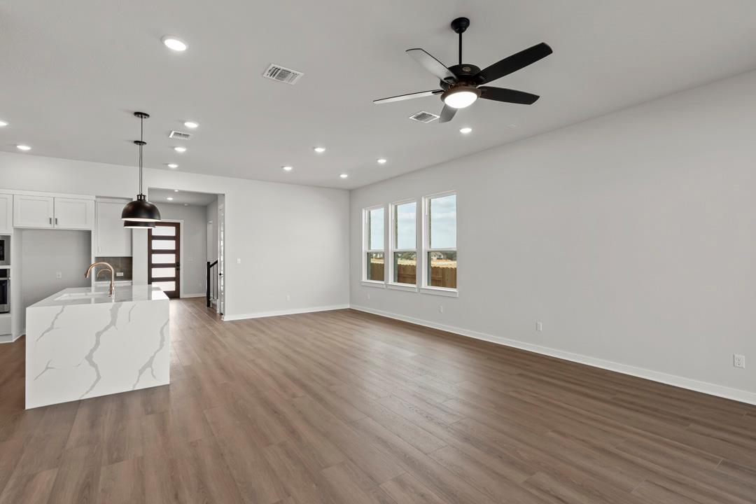 616 Leeland Drive photo 10