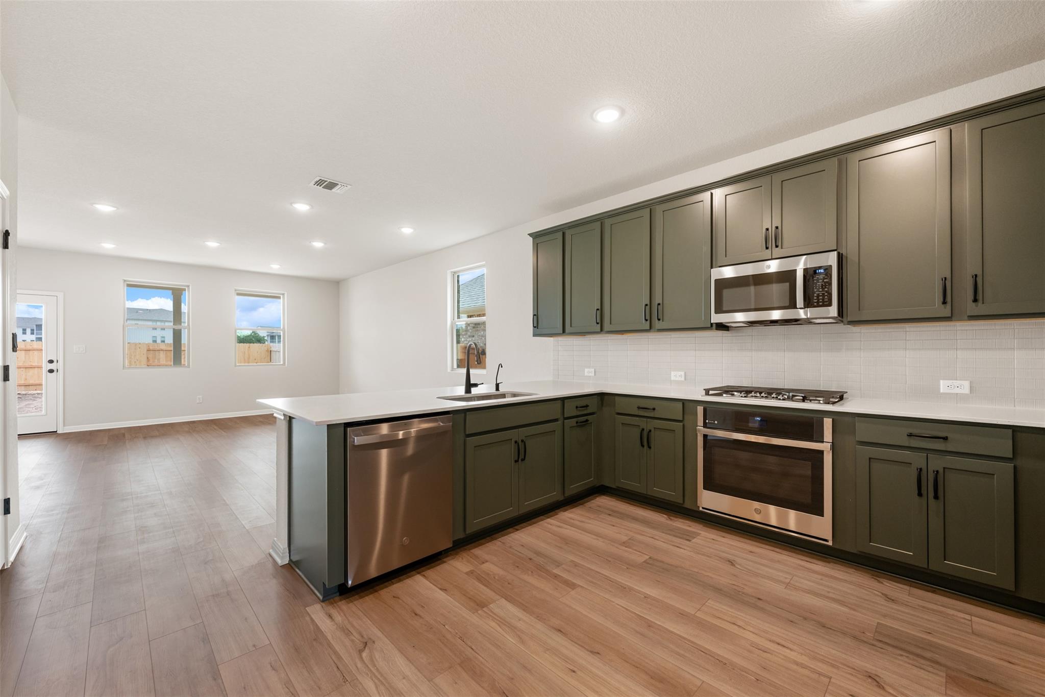 275 Crater Lake Dr photo 12