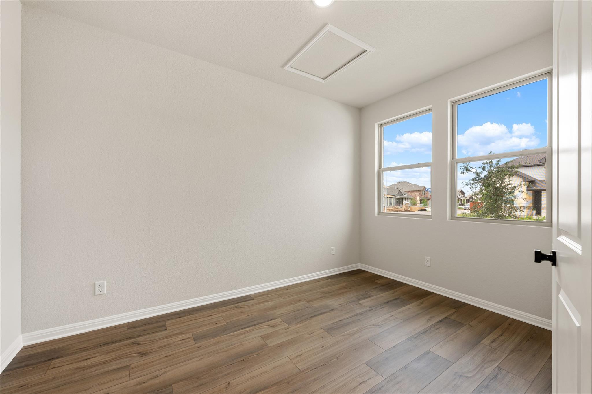 275 Crater Lake Dr photo 8