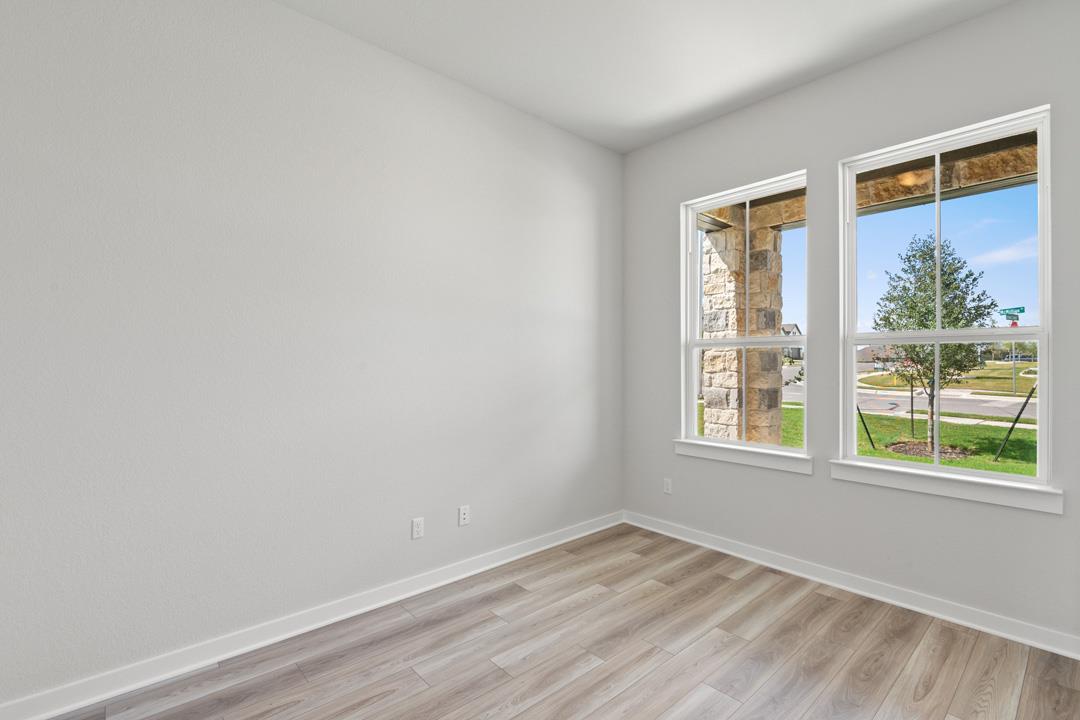 317 McMillian Drive photo 5