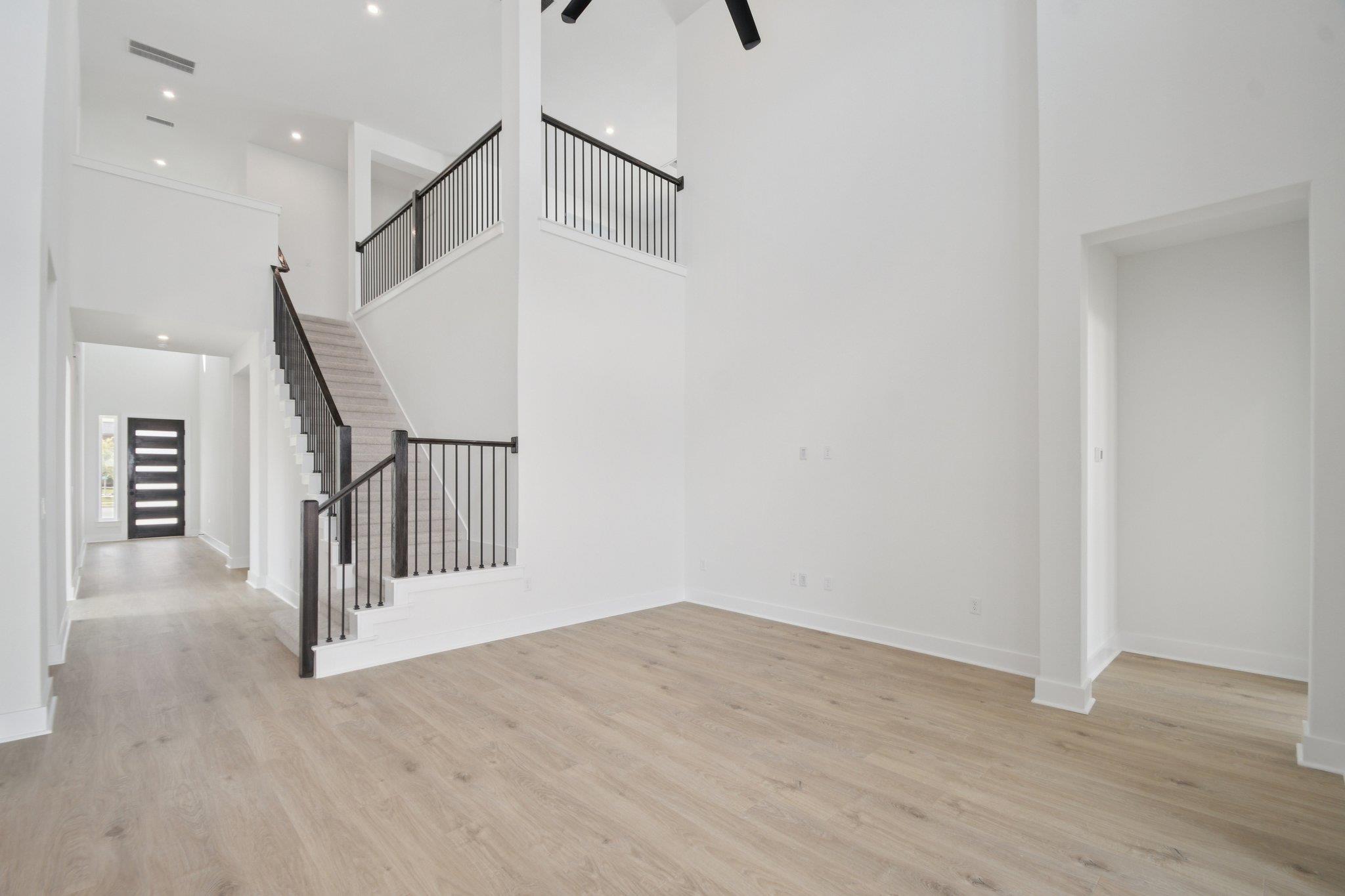 2259 Sarabanda St photo 4