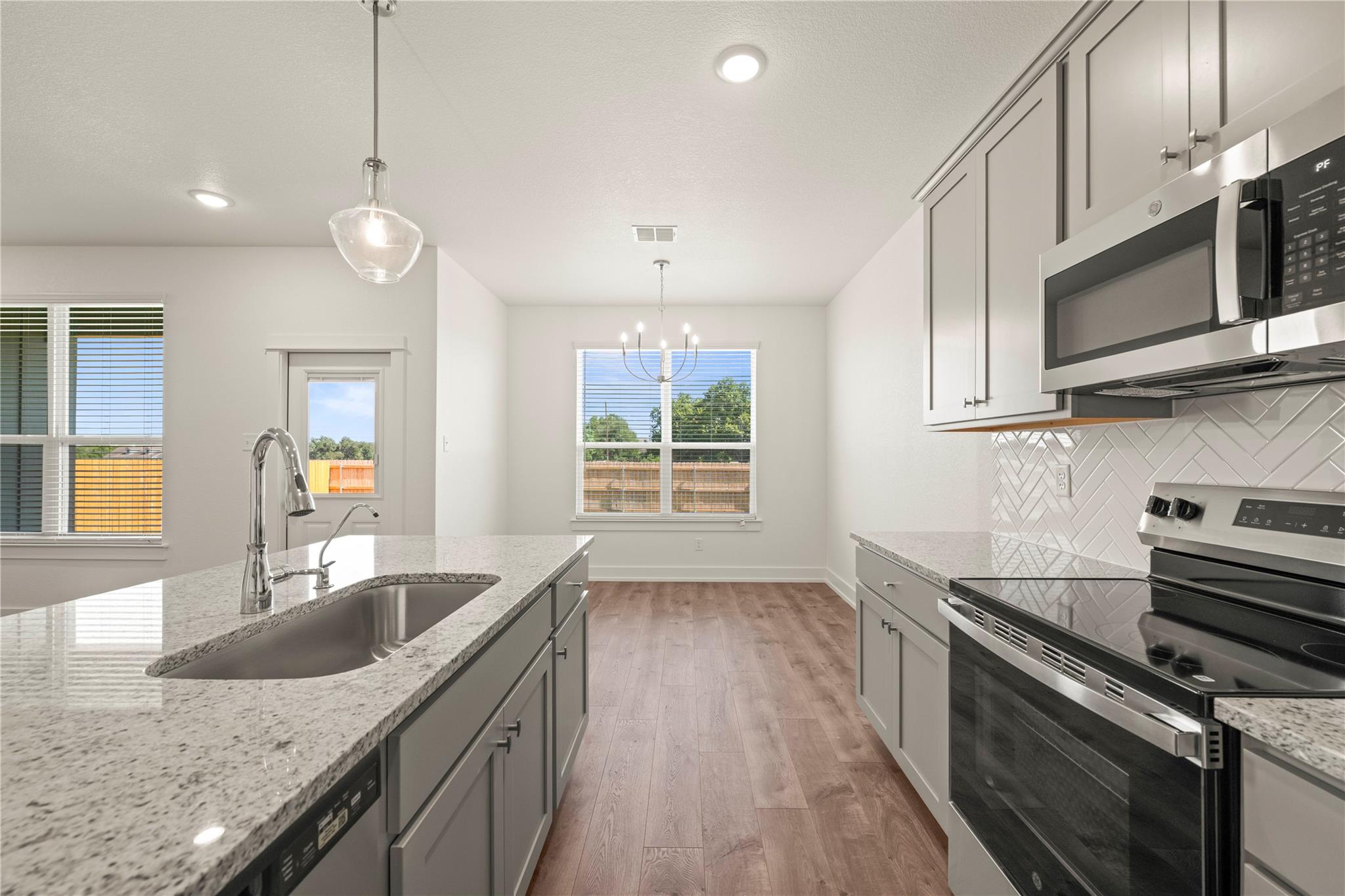 552 Gus Loop photo 11