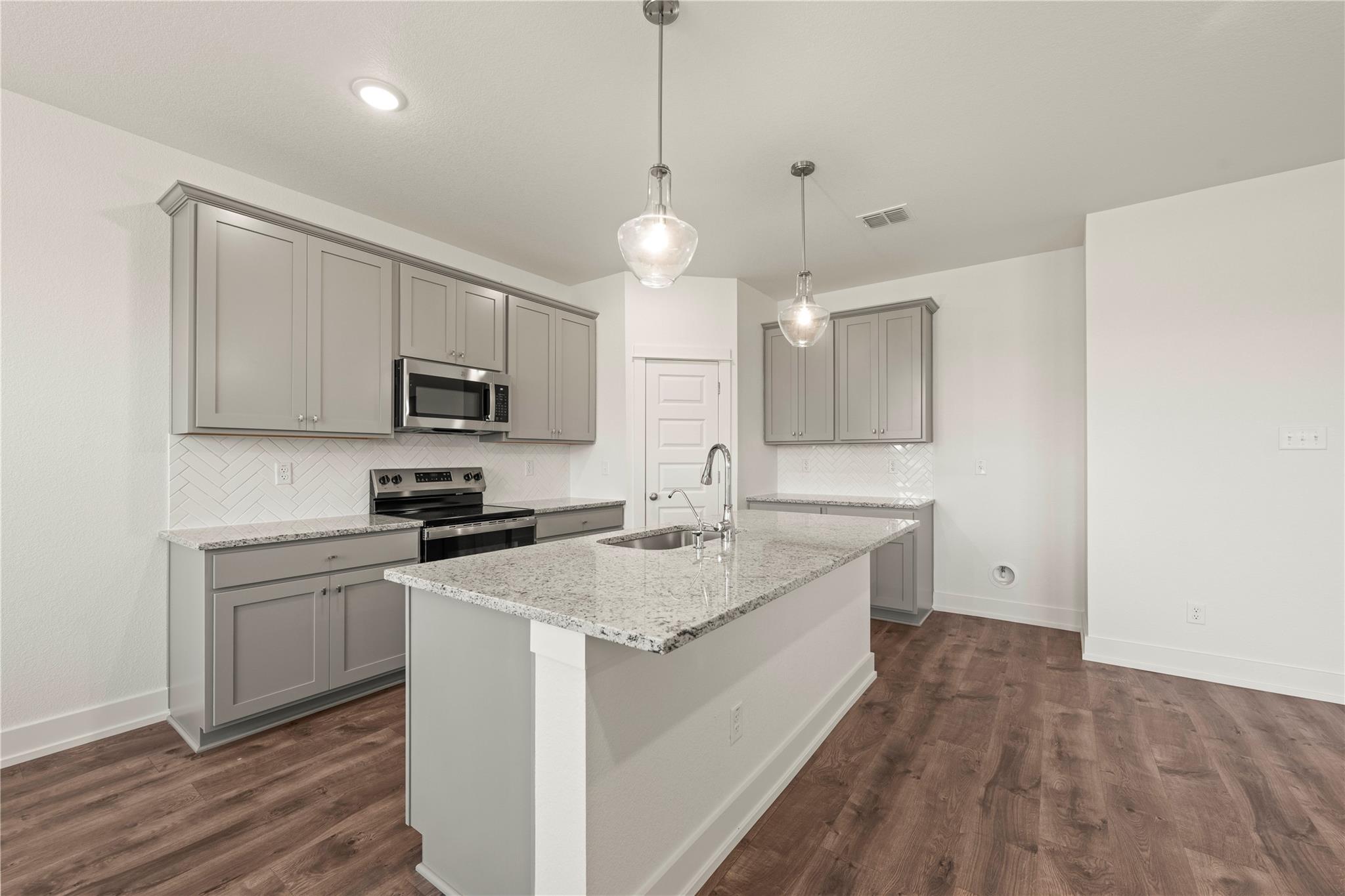552 Gus Loop photo 12