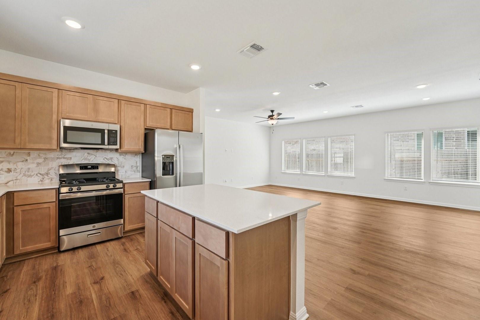 238 Bay Breeze Dr photo 5