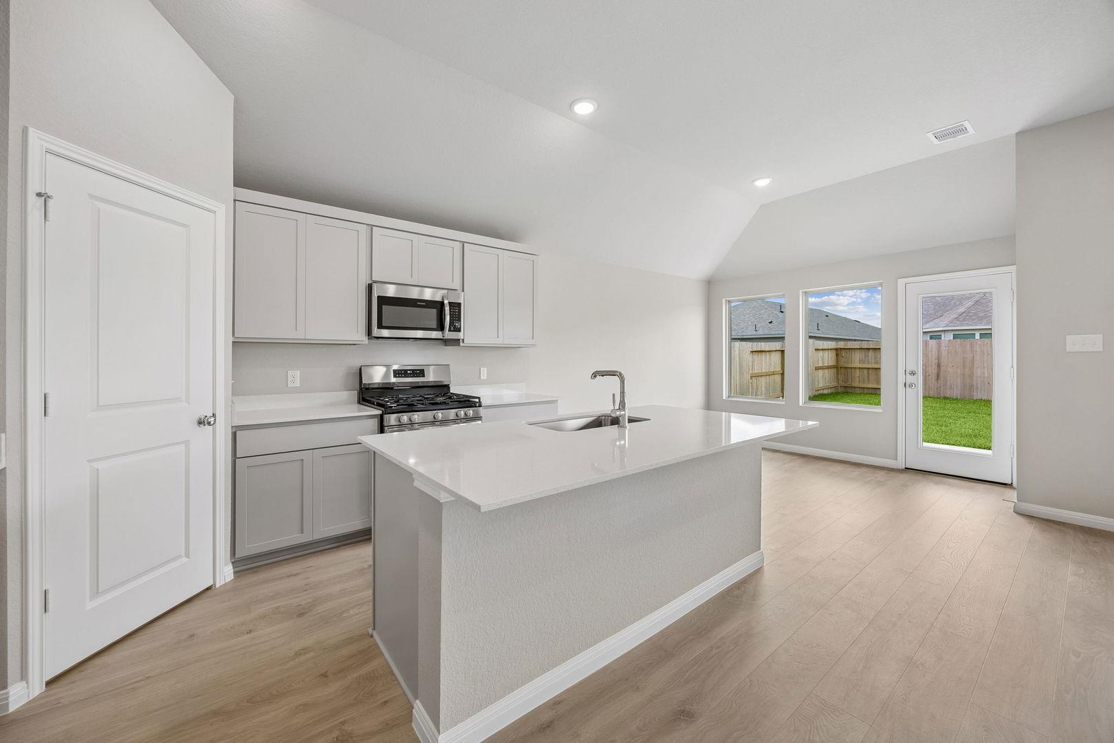 4729 Bridwell photo 4