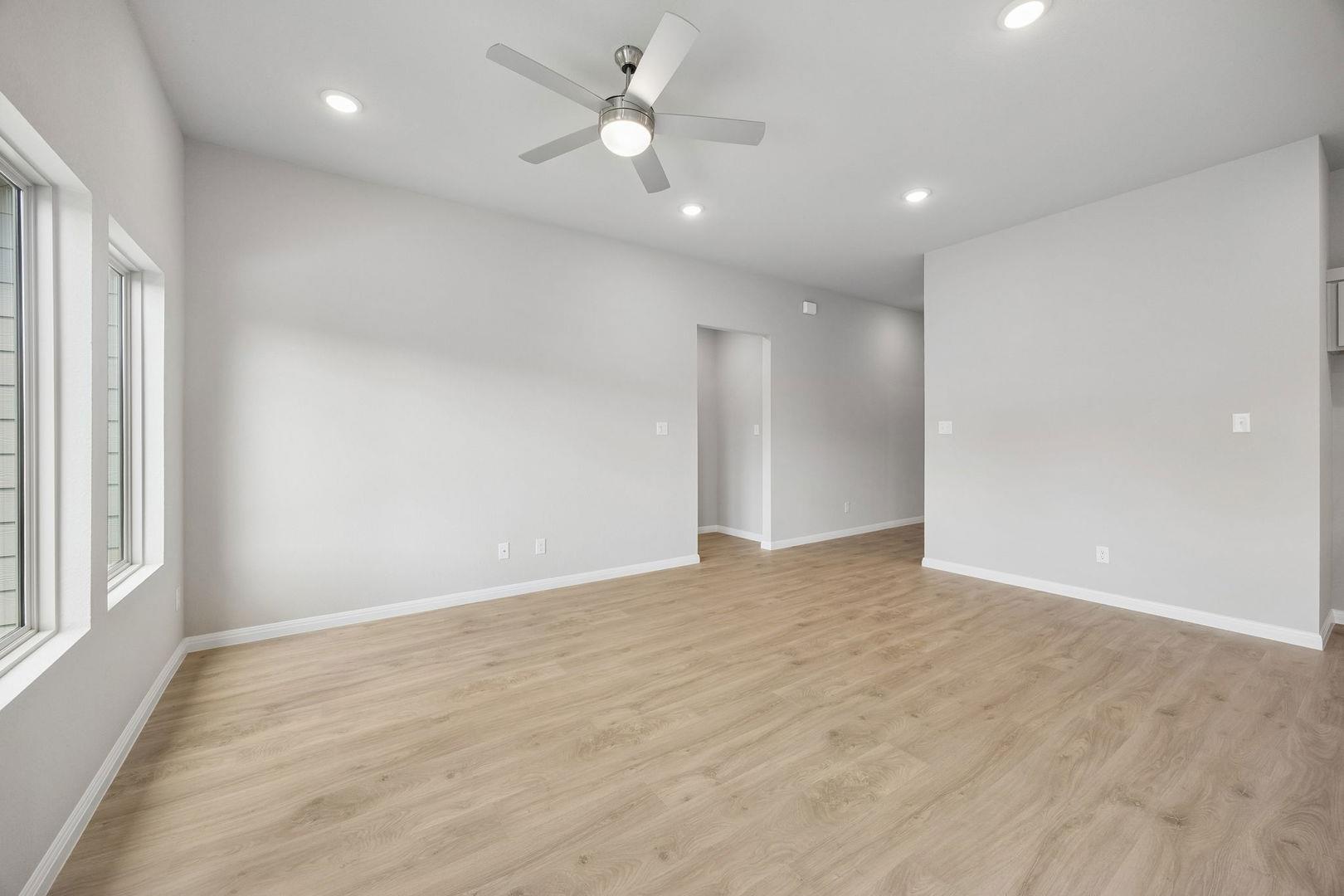 4729 Bridwell photo 7