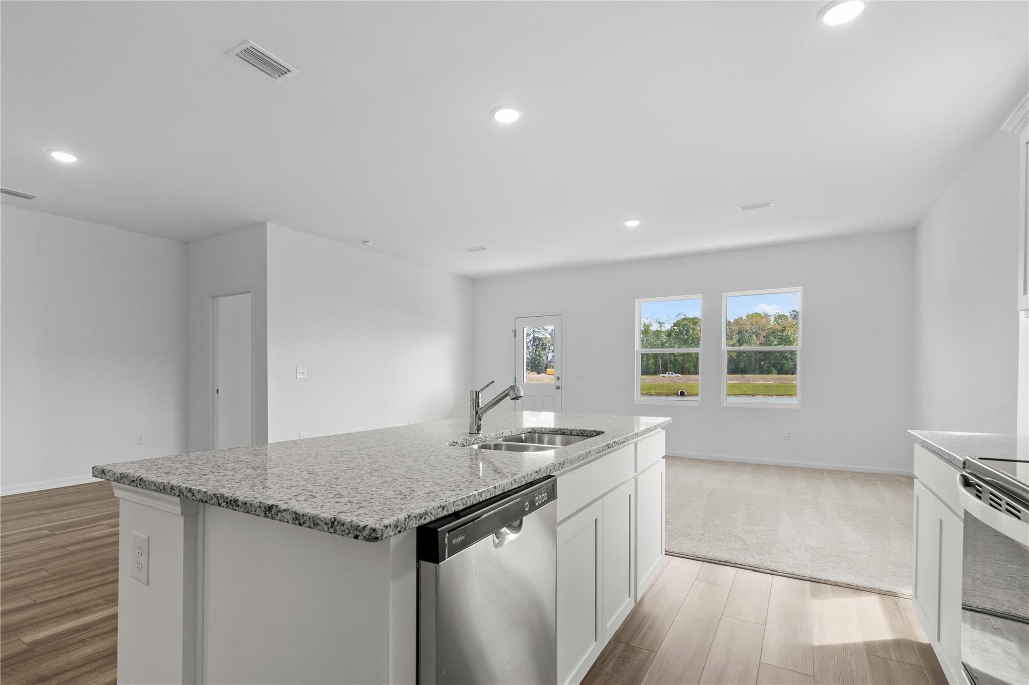1348 Morris Loop photo 5