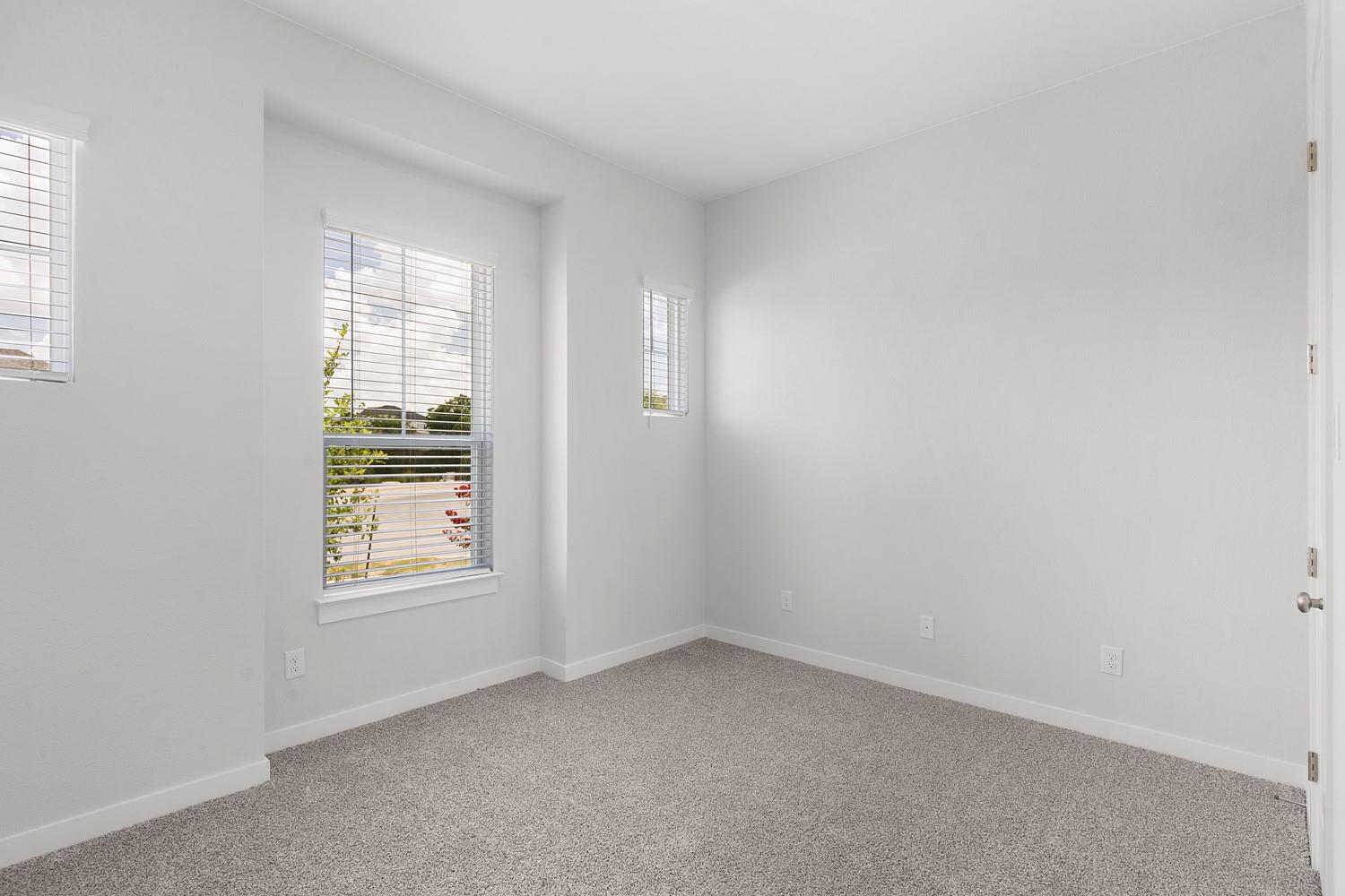 228 Montecido Dr photo 3