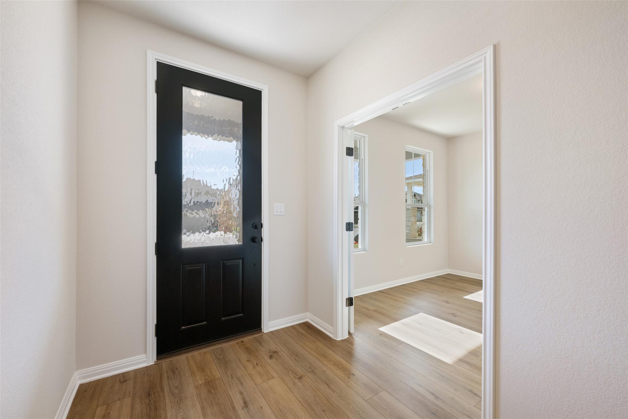 433 Carr Dr photo 3