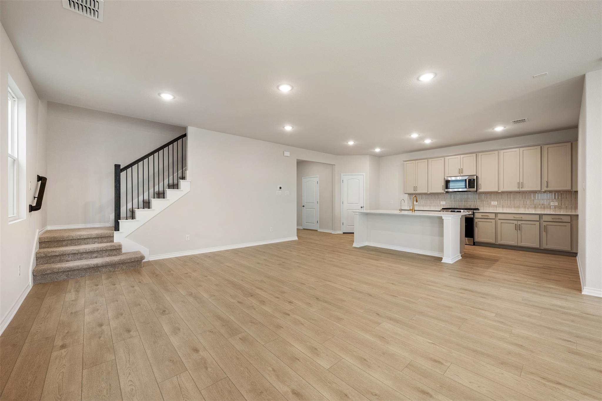 429 Carr Dr photo 11