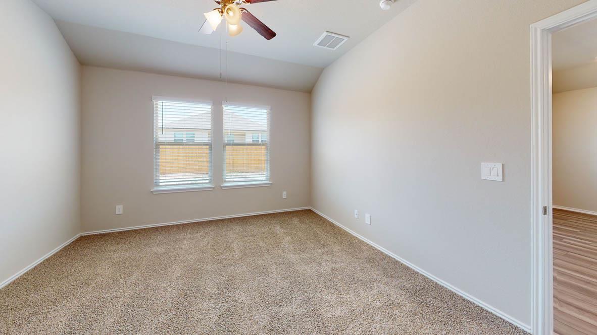 596 Hector Loop photo 9