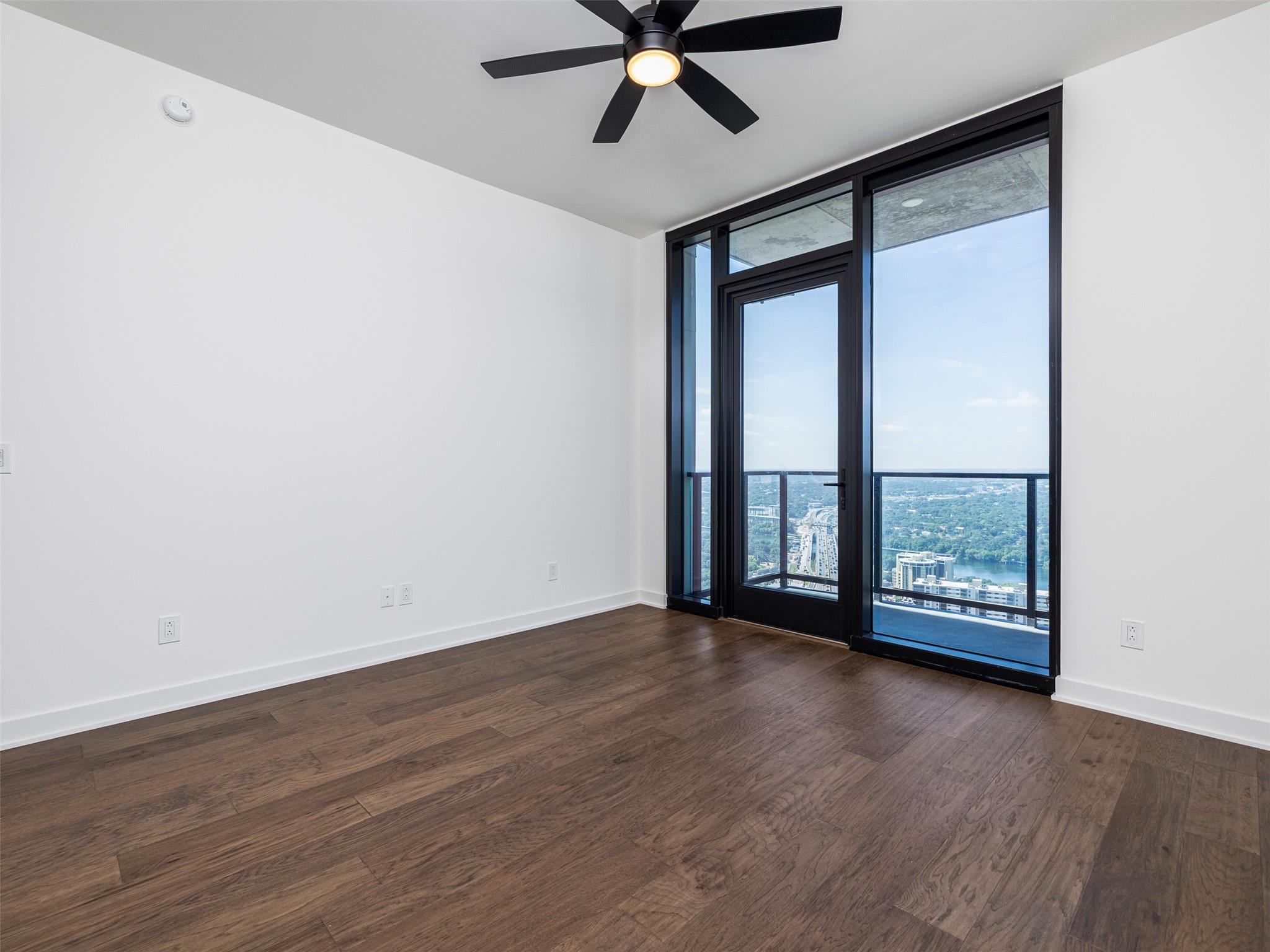 84 East Ave #3907 photo 11