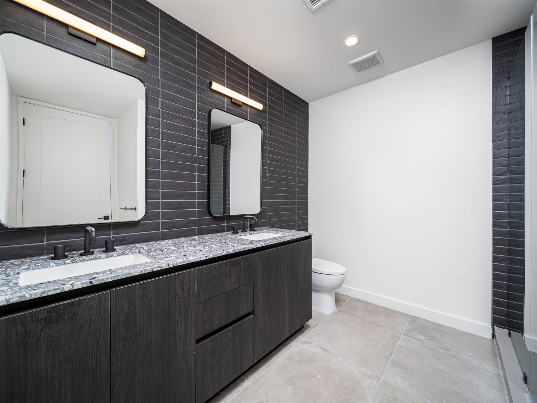84 East Ave #3907 photo 9