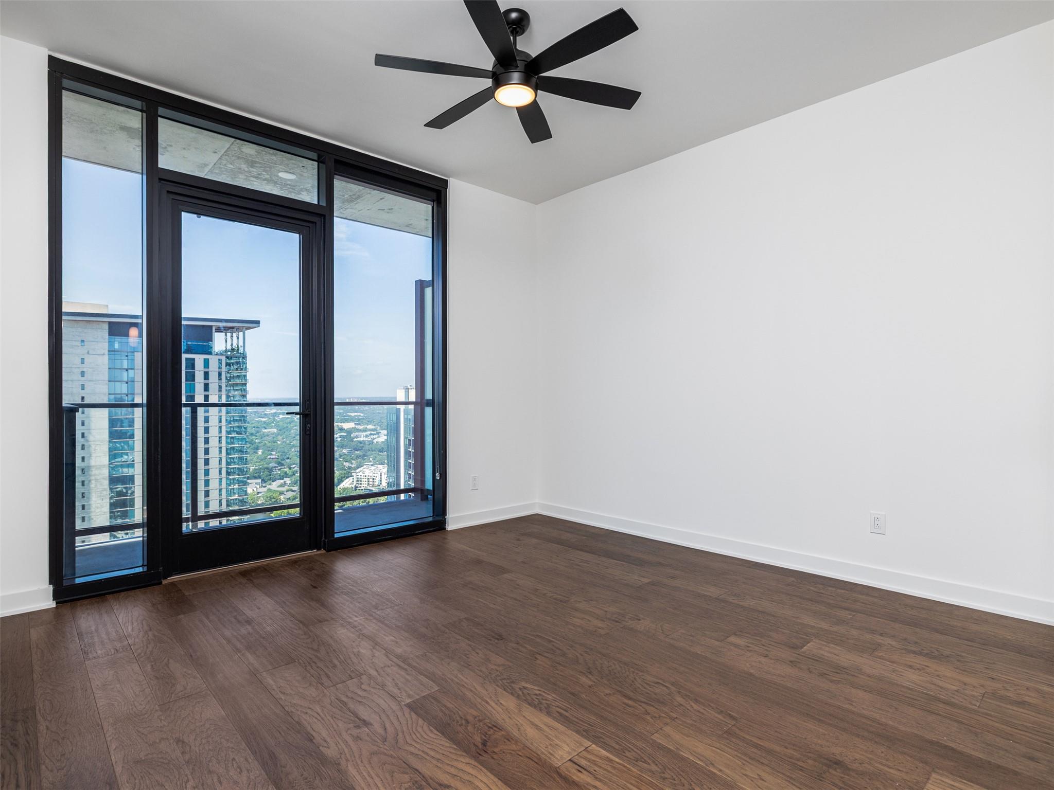 84 East Ave #3907 photo 10