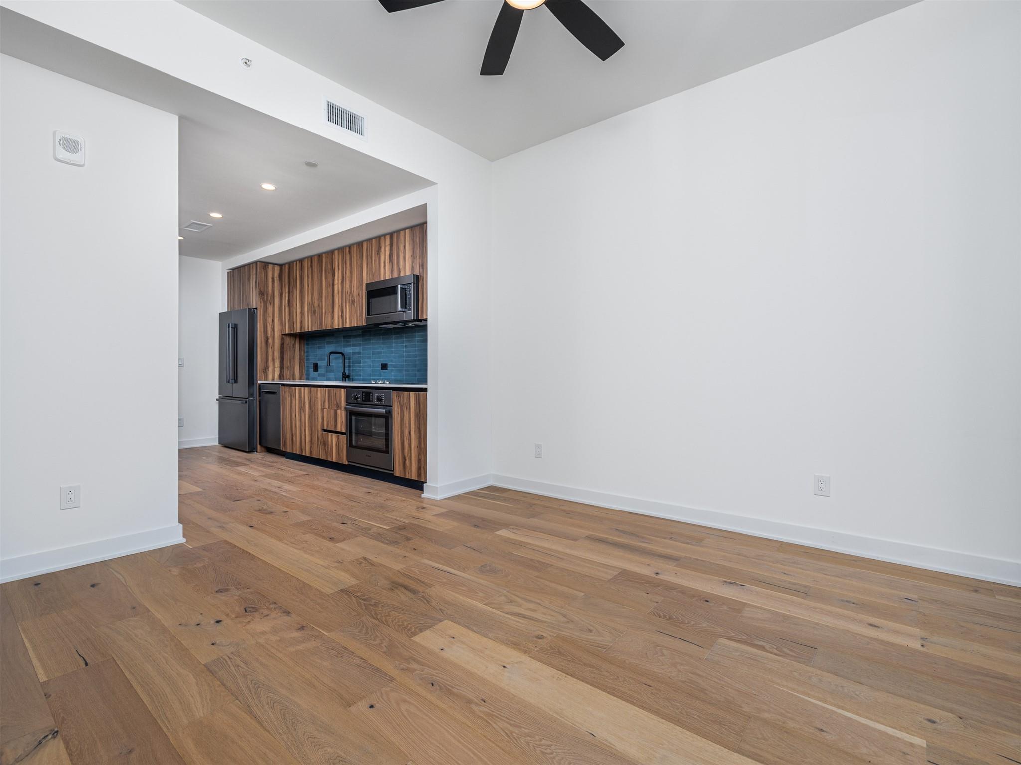 84 East Ave #3308 photo 8