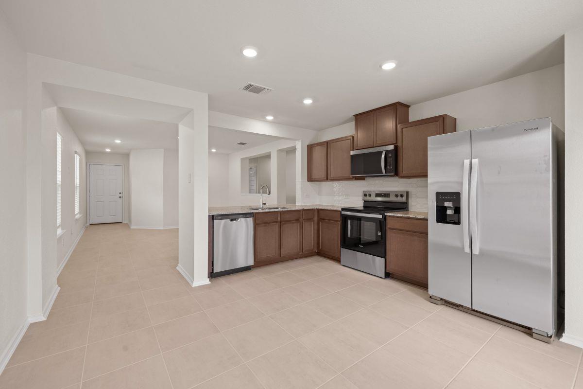 284 Feathers St photo 10