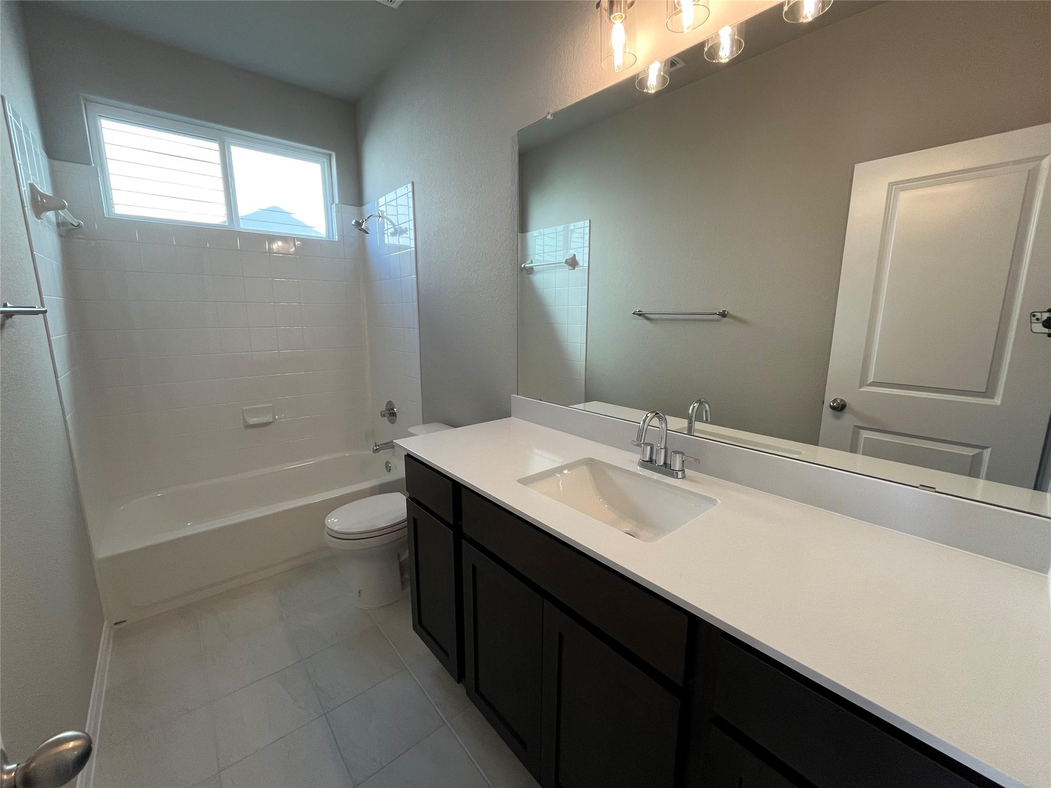 5305 Ovile St photo 9