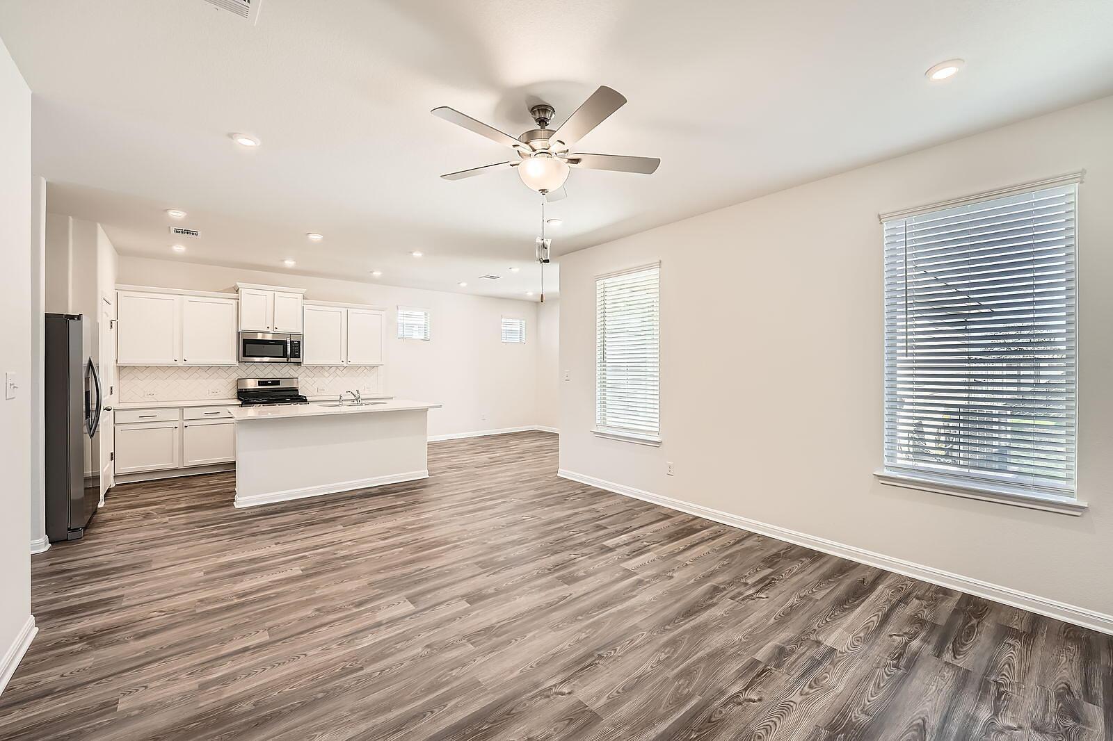 200 Weaver Ln photo 10