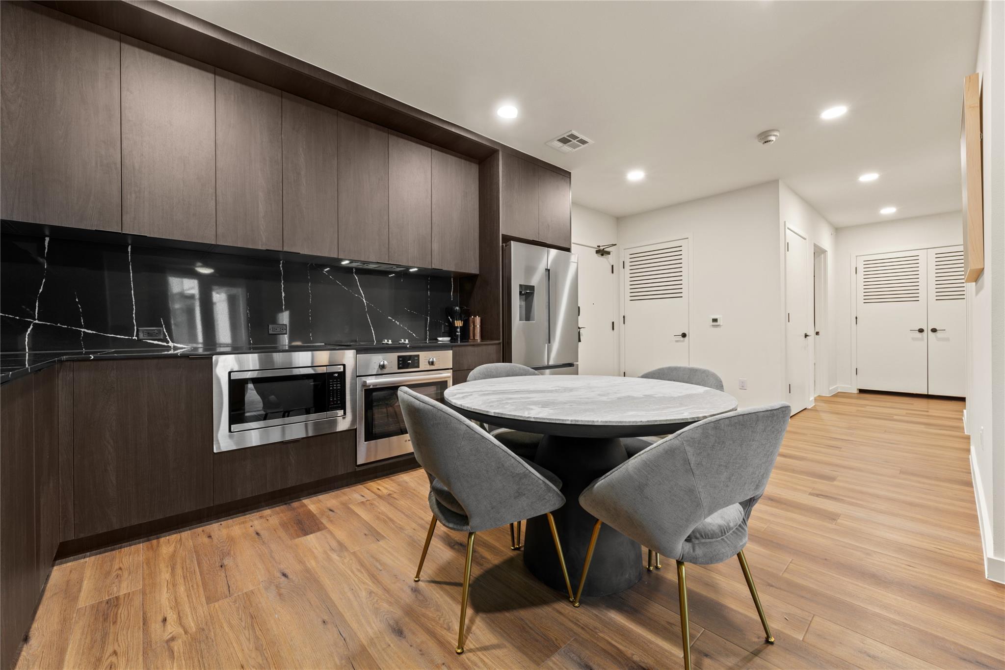 2323 S Lamar Blvd #206 photo 4
