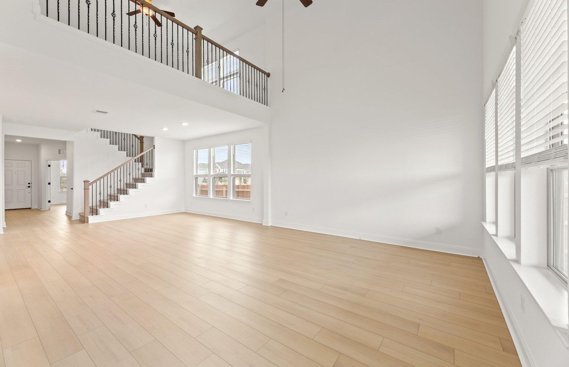 204 Amista Dr photo 12