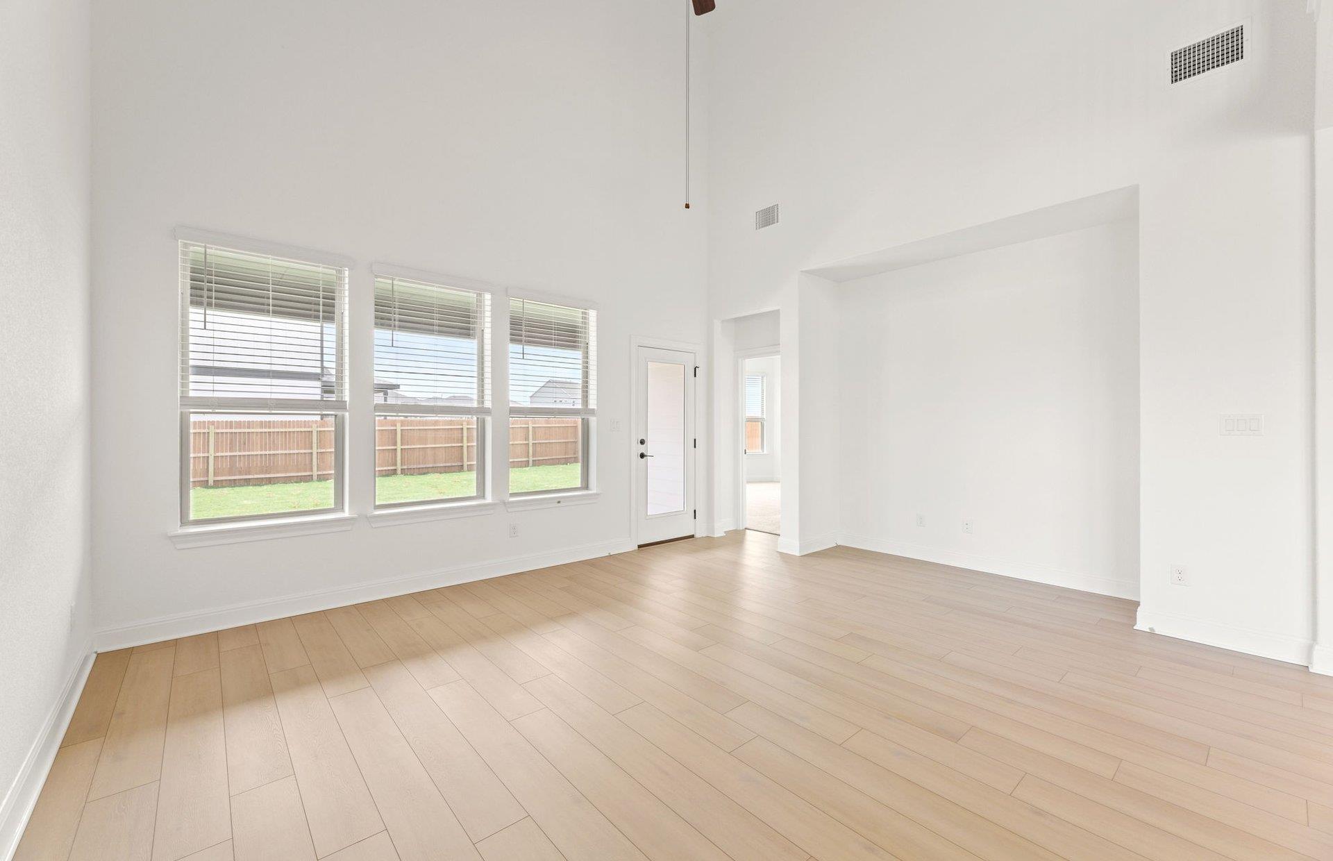 204 Amista Dr photo 10