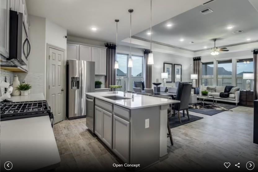 208 Amista Dr photo 4