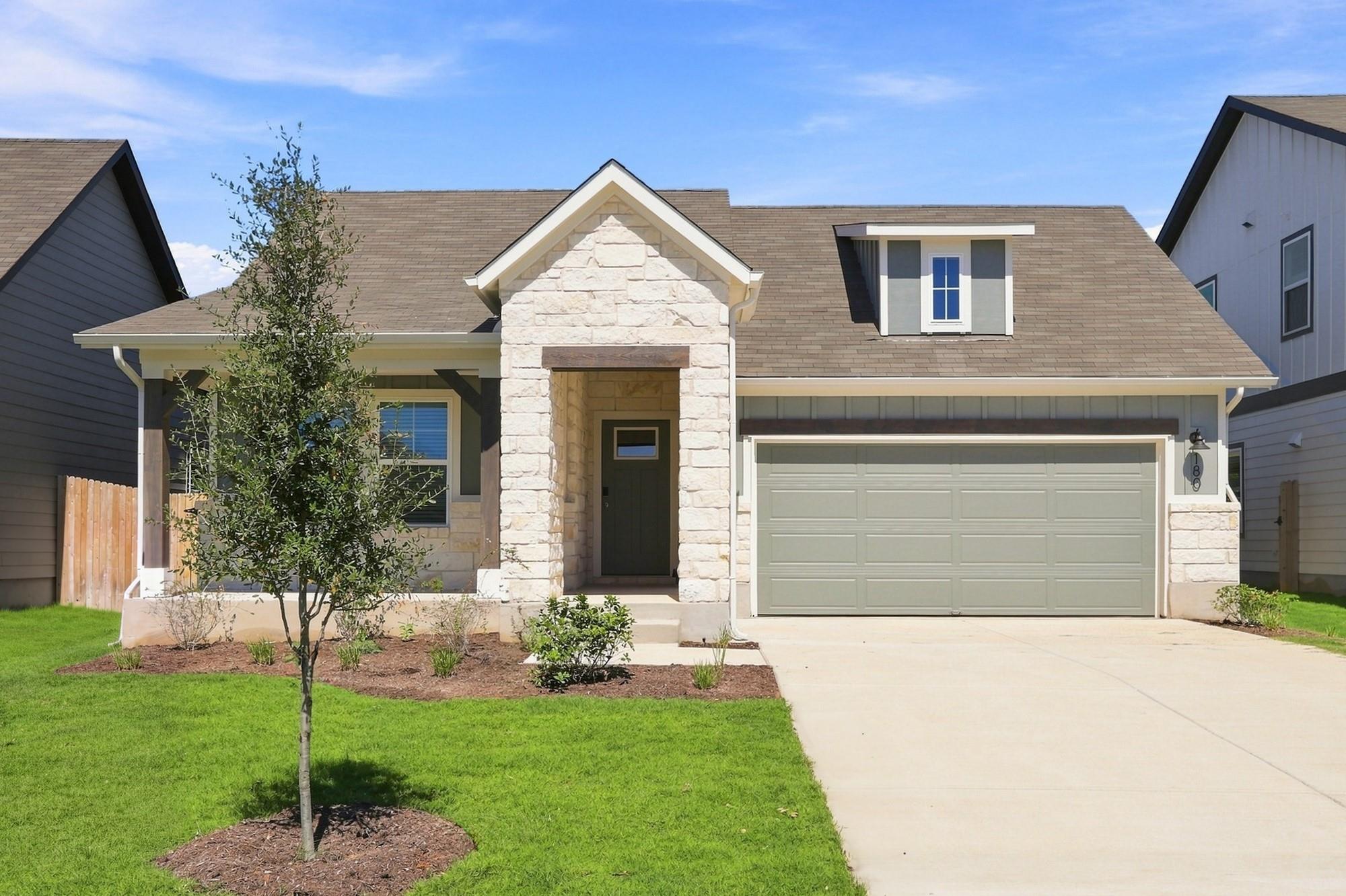 180 Coopers Hawk Crst