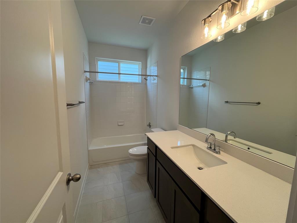 5326 Ovile St photo 7