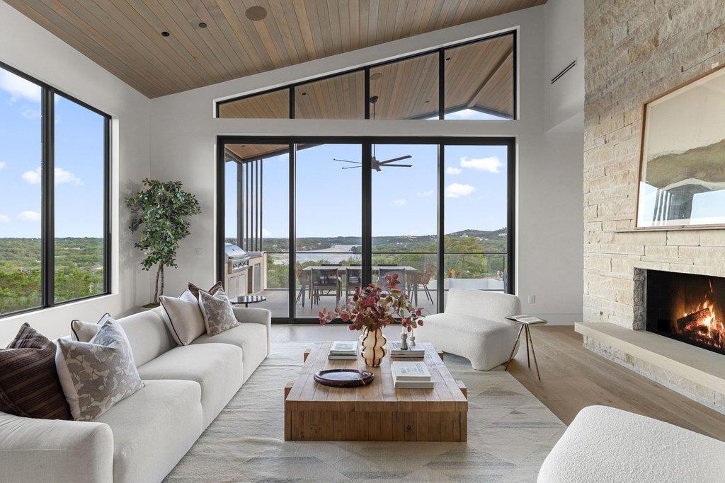 3501 Mount Bonnell Rd photo 3