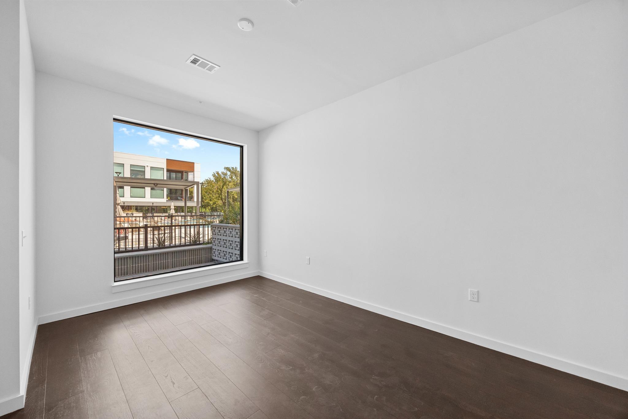 2209 S 1st St #116 photo 9