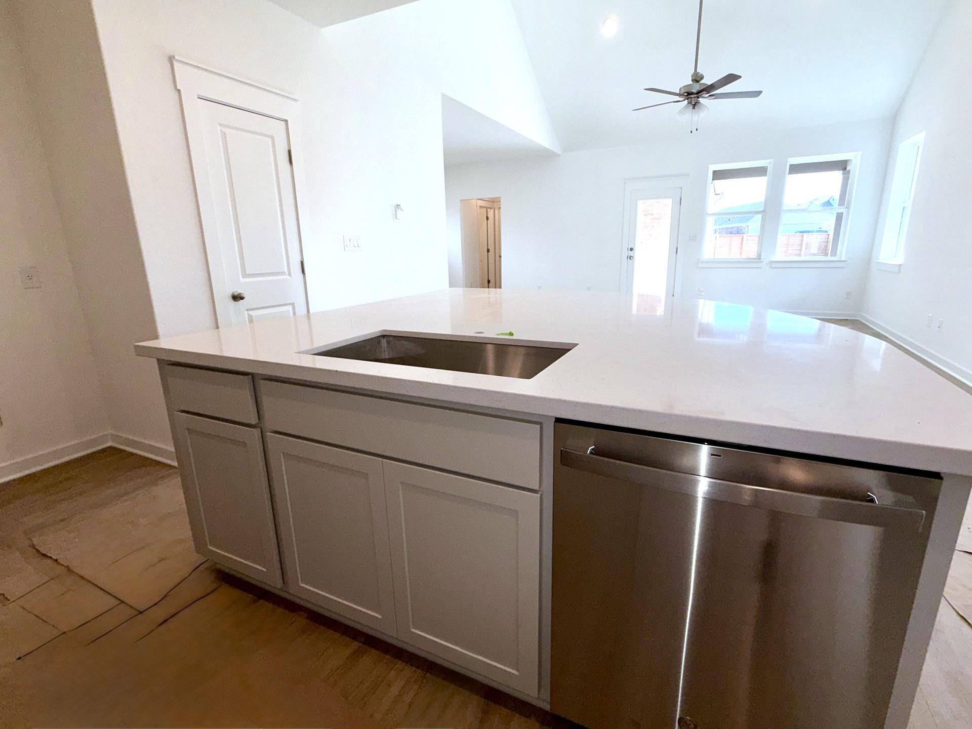 504 Bloomington Loop photo 5