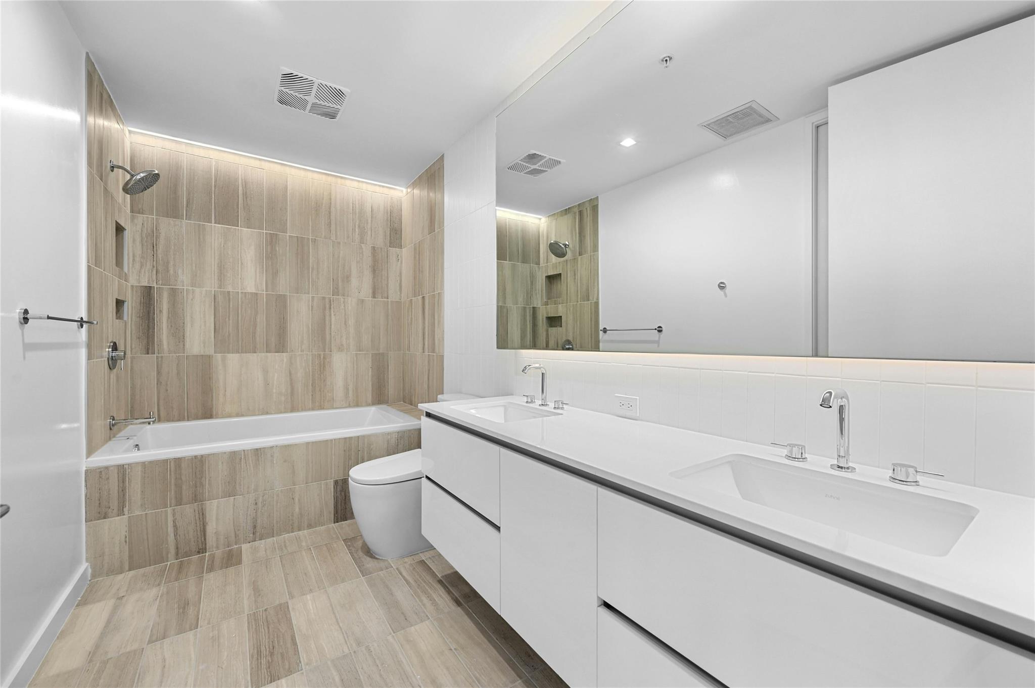 313 W 17th St #2402 photo 10